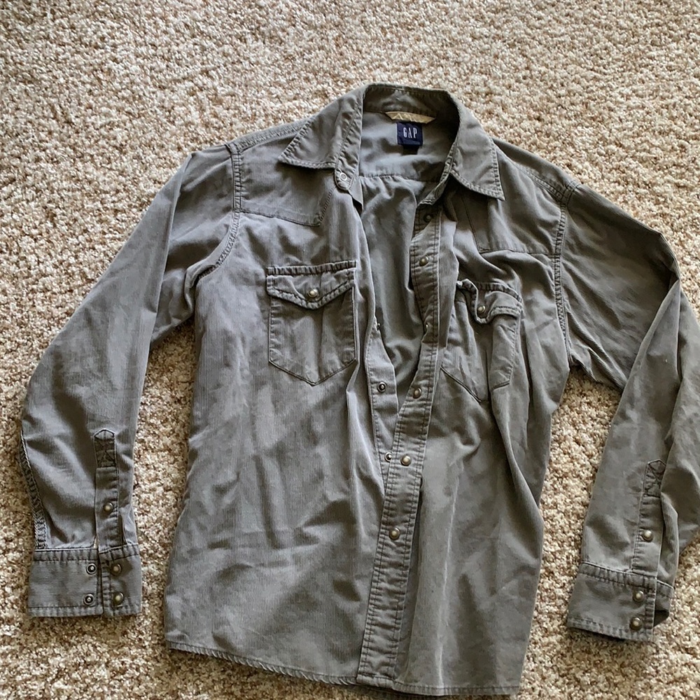 Gap button down shirt